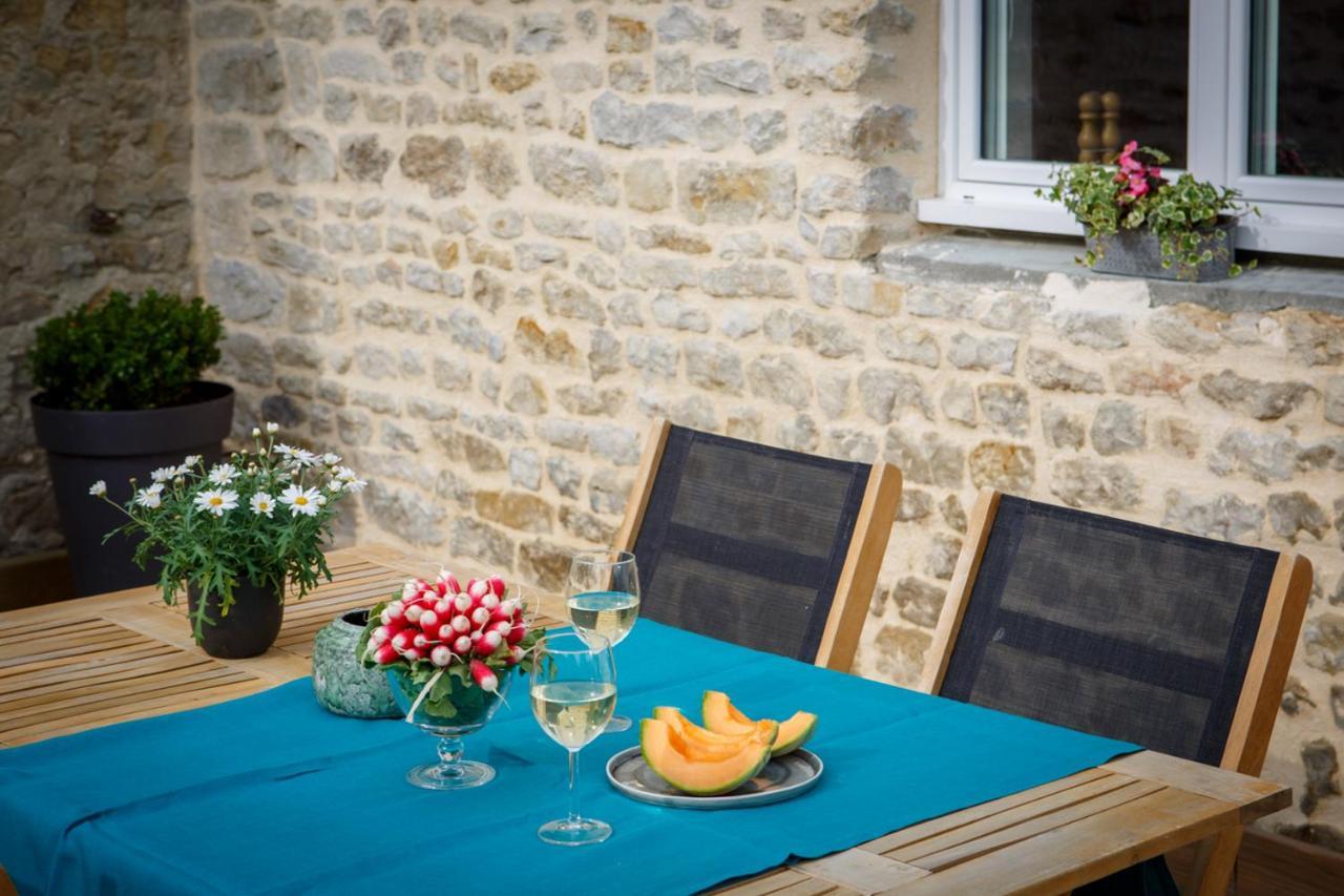 Gites De Charme Pour 2 Au Calme Aux Portes De Bayeux By Le Clos Poulain Nonant Exterior photo